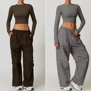 Camiseta Corta de Diseño Personalizado al por Mayor para Mujer, Ajustada, de Secado Rápido, con Cuello Redondo, Ropa Deportiva para Gimnasio - Product Image 3