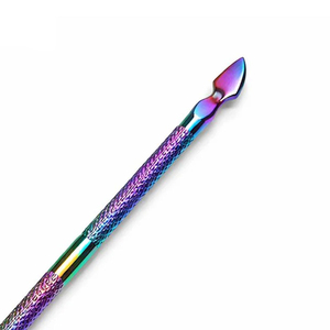 Pousse-cuticules et nettoyeur d'ongles professionnel en acier inoxydable à double extrémité - Product Image 3