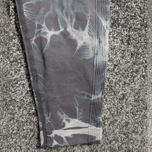Leggings Deportivos Sin Costuras Grises Tie Dye Sin Marca, Leggings de Yoga con Efecto Fruncido en Glúteos - Product Image 6