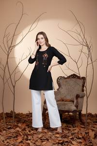 Tunique noire décontractée en rayonne pour femme, broderie faite main, col rond, longueur normale, manches trois quarts, entièrement cousue, idéale pour le bureau - Product Image 2