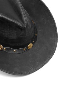 Sombrero de Vaquero de Cuero Negro Desgastado Midnight Outlaw con Banda de Conchos Dorados Antiguos, Sombrero de Vaquera Vintage de Ala Ancha Estilo Western - Product Image 5