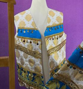 Vestido corto tradicional afgano Kuchi con intrincados bordados de seda multicolor y patrones tribales geométricos - Product Image 3