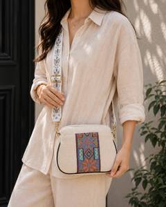 Bolso Bandolera de Lujo Personalizado, Estilo Jaipur, Geométrico, Bordado, Tejido de Rafia, con Correa Ancha Tipo Guitarra, para Mujer - Product Image 1