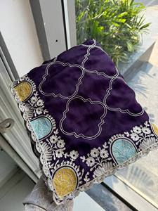 Sari en Chiffon Shatin de Luxe Élégant, Broderie Délicate, Découpes Décoratives, Bordure Aarco, Protection Solaire, Réversible - Product Image 5