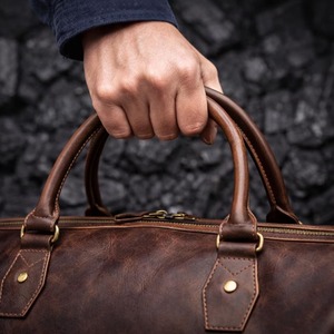 กระเป๋าเดินทางหนังขายดีสำหรับผู้ชาย กระเป๋าแบบดัฟเฟิลสำหรับเดินทางกลางแจ้ง ออกกำลังกาย และใช้ในชีวิตประจำวัน มีจำหน่ายแล้ว - Product Image 5