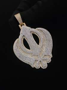 Pendentif de luxe en chaîne à maillons plaqué or glacé, en argent sterling 925, micro-pavé de diamants de laboratoire, pour fiançailles et mariage Hinduisim - Product Image 2