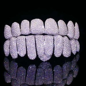 Grillz de Moissanita con Incrustaciones de Alta Demanda, Capas Dentales Personalizadas para Fiestas y Moda Urbana, Disponibles al Mejor Precio del Mercado - Product Image 2