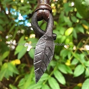 Joyería vikinga, colgante de madera tallada única, cadena con cuentas con diseño geométrico romántico tallado a mano para cristianos para fiestas - Product Image 3