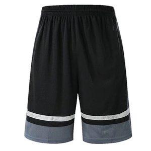 Shorts de basketball noirs personnalisés avec bande blanche, en tissu mesh respirant, taille élastique, pour entraînement sportif et football américain - Product Image 5