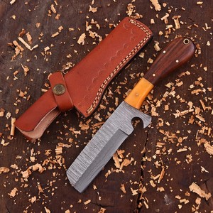 Couteau de boucher de cowboy en acier Damas forgé à la main, personnalisé OEM, lame pleine longueur EDC, manche en bois et os avec fourreau - Product Image 3
