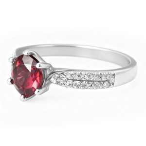 Anillo de Plata Redondo de 6mm con Granate VVIP de beGems, Nuevo Accesorio de Moda 2025 - Product Image 2