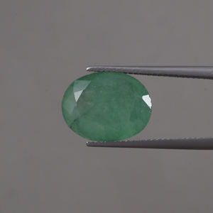 Esmeralda Natural Certificada IGI, Venta al por Mayor, 7 Quilates, Corte Ovalado 14x11mm, Excelente Calidad, Verde Claro, Tratada con Calor, Joyería Fina - Product Image 1