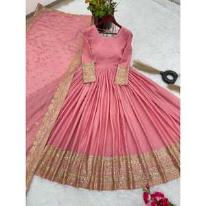 Vestido de Fiesta XL de Diseñador con Bordado Completo de Lentejuelas, Incluye Pantalón y Dupatta - Product Image 5