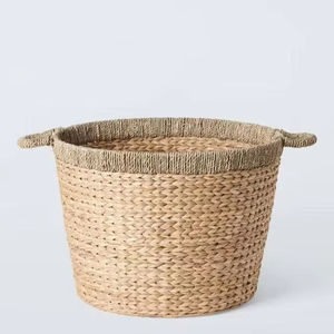 Cesto de ropa redondo hecho de jacinto de agua con asas, tejido a mano en Vietnam, precio al por mayor. - Product Image 1