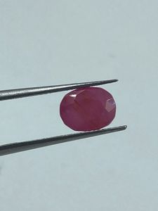 Pierre précieuse naturelle de qualité supérieure, rubis rose-violet, pierre brute, taille ovale, 3,19 carats, par l'exportateur au meilleur prix - Product Image 3