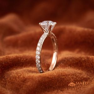 แหวนหมั้นมอยซาไนต์ทรงเอเมอรัลด์สีโรสโกลด์ ประดับเพชรแบบหนามเตย ดีไซน์คลาสสิกหรูหรา สำหรับเจ้าสาว งานแต่งงาน ของขวัญสำหรับผู้หญิง - Product Image 3