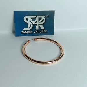 Bracelet manchette ouverte en cuivre poli, réglable, fait main, artisanat métallique, minimaliste, unisexe, bijoux en cuivre, vente en gros - Product Image 6