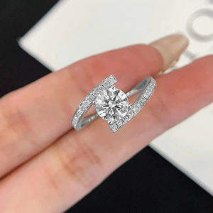 Anillo de boda de oro blanco puro de 10k 14k con diamantes cultivados en laboratorio de corte redondo estilo eternidad y engaste de púas - Product Image 3