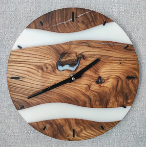 Horloge murale classique en résine époxy et bois, idéale pour offrir en cadeau, décoration intérieure, finition polie et lisse, objet décoratif pour restaurant et hôtel - Product Image 3