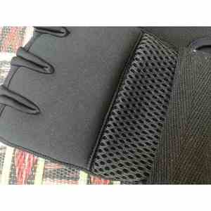 Guantes de Entrenamiento Profesionales con Almohadillas Internas Acolchadas, Transpirables, de Medio Dedo, con Correa de Muñeca Ajustable Extra Larga Integrada - Product Image 4