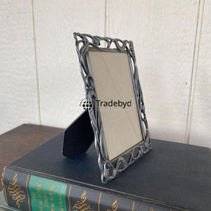 Elegante Marco de Fotos Metálico, Adorno Decorativo de Lujo de Tradebyd - Product Image 4
