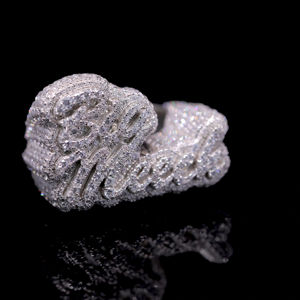 Anillo de compromiso de lujo chapado en plata con moissanita premium DEF de 0.5 quilates - Product Image 1