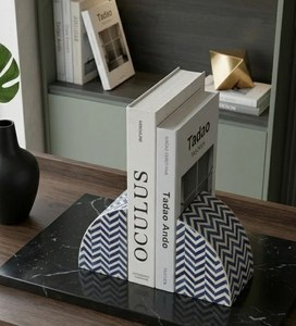 Porte-livres en résine de qualité supérieure, support de livres Chevron en résine, rayures noires et blanches, porte-livres décoratifs pour étagère, maison, bureau - Product Image 4
