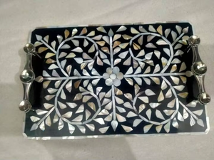 Plateau de service artisanal HA HANDICRAFT de haute qualité avec incrustation florale en nacre, finition polie, compatible micro-ondes et lave-vaisselle, pour la maison - Product Image 3