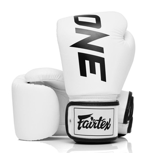 ถุงมือชกมวยรุ่น Pro Punching Custom Red Fairtex One สำหรับการแข่งขัน ดีไซน์สายรัดสวมใส่สบาย ทนทาน ผลิตจากหนังแท้ สำหรับการฝึกซ้อม - Product Image 5