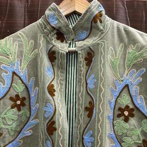Chaqueta Vintage de Terciopelo Gris Suzani Bordada con Arte Floral, Cuello Alto Bohemio, Manga Larga, Ropa de Abrigo de Primavera para Mujer - Product Image 2