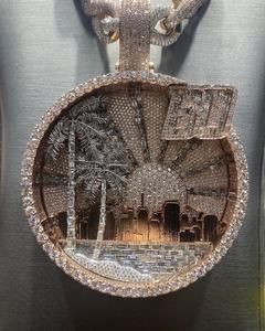 Colgante Personalizado de Plata de Ley 925 con Diamante Moissanita de Corte Brillante Redondo, Estilo Hip Hop, para Hombre, para Usar en Cualquier Ocasión - Product Image 1