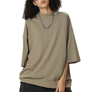 Camiseta Oversize de Mujer con Cuello Alto Estampado Personalizado, Cuello Acanalado Grueso, Ajuste Holgado Cuadrado, Manga Corta, Estilo Urbano - Product Image 2