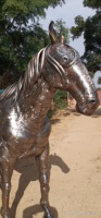 Sculpture de cheval en métal pour jardin