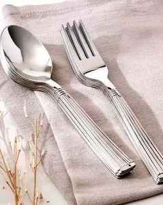 Ensemble de couverts élégants en acier inoxydable, cuillère, fourchette, couteau, vaisselle de table moderne, design durable - Product Image 1