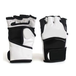 Gants de sparring MMA en cuir de qualité supérieure, demi-doigts, pour la boxe, les arts martiaux et l'entraînement au combat, logo et taille personnalisés, fabriqués au Pakistan - Product Image 1