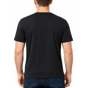 Camiseta Premium Negra para Hombre |   Estampado minimalista de montaña con triángulos geométricos azules | |   Top Moderno con Diseño Abstracto de Picos - Product Image 3