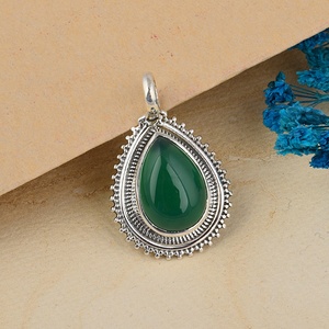Pendentif en pierre précieuse en forme de goutte d'eau émeraude, argent sterling 925, bijoux faits à la main, charme pour femmes - Product Image 5