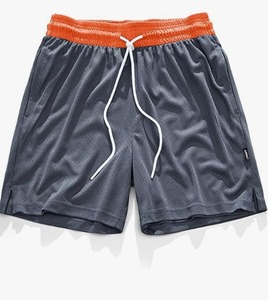Shorts de sport noirs pour hommes en polyester avec ceinture orange à cordon de serrage, séchage rapide, taille haute, couleur unie, en tissu satiné tissé - Product Image 4