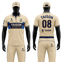 Uniforme de cricket pour hommes, 180 GSM, polyester interlock, beige marine, panneaux latéraux contrastés, sublimation, broderie, impression de logo personnalisée