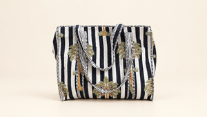 Bolsa de Mano Acolchada de Algodón Ligero con Cierre de Cremallera, Diseño Estampado a Mano, Gran Capacidad para Viajes y Almacenamiento en el Hogar - Product Image 2