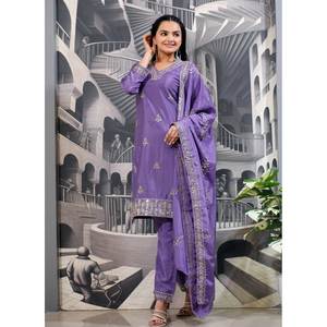 Ensemble de costumes de fête pour femmes avec broderie séquentielle - Product Image 3