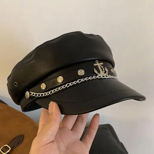 Gorra de béisbol vintage de cuero negro con remaches, estilo Harajuku Y2K, gótica Lolita, con parte superior plana que revela el rostro, impermeable, en cobre dorado. - Product Image 3