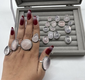 Anillo de cuarzo rosa natural, anillo de piedras preciosas chapado en plata, anillos de cuarzo de plata de ley 925 hechos a mano para mujer - Product Image 4