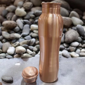 Bouteille en cuivre, bouteille d'eau en cuivre pour la cuisine, la table à manger et les voyages, qualité supérieure, taille personnalisée, métal - Product Image 1