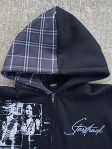 Sweat-shirt à capuche zippé pour homme, personnalisé, avec empiècements contrastants à carreaux et imprimé graphique, style streetwear, en mélange de coton premium, décontracté et tendance - Product Image 4
