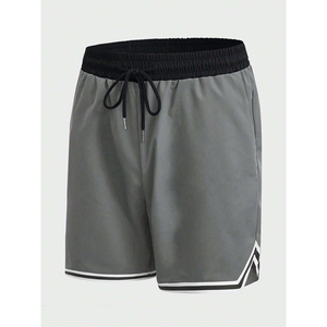 Shorts gris pour homme en polyester à séchage rapide avec cordon de serrage à la taille et bande latérale, style sportif - Product Image 2