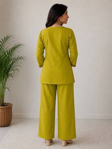 Ensemble Kurta en coton vert pour femmes avec col brodé, coupe ample, vêtements ethniques décontractés, style Inde Pakistan, toutes saisons - Product Image 4