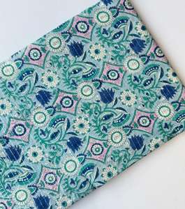 Tela de Algodón 100% Verde Viridian con Estampado Floral Indio Hecho a Mano para Niñas, para Cortinas, Almohadas, Cojines y Edredones - Product Image 4