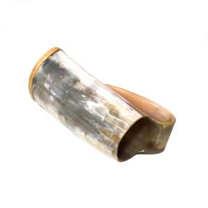 Jarra de Cuerno Vikinga Hecha a Mano de Primera Calidad, Jarra de Cerveza de Cuerno de Búfalo Natural con Base de Madera Resistente, Disponible a Precio de Exportación - Product Image 4