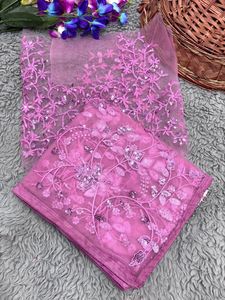 Sari rose brodé de papillons en tulle et sequins, modèle de créateur, pour femme, idéal pour les fêtes d'hiver et les mariages |   Élégant style ethnique indien - Product Image 4